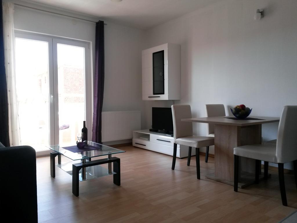 Apartments Josipa & Niki Vodice Zimmer foto
